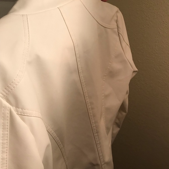 Leather jacket - Picture 2 of 2